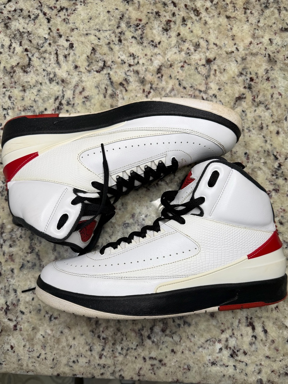 Size 12- Jordan 2 Retro Mid Chicago